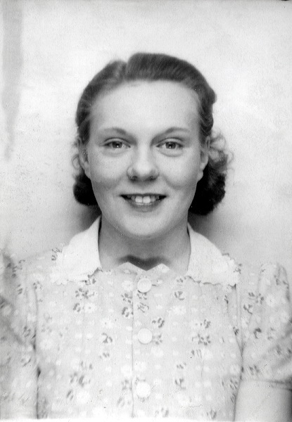 1937_circa_catherine_02.jpg