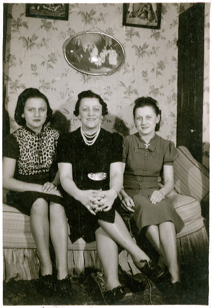 1937_family_1.jpg