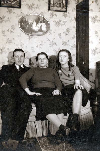1937_family_2.jpg