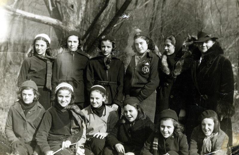 1937_girlscouts_02.jpg