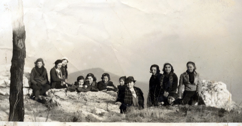 1937_girlsscouts_01.jpg
