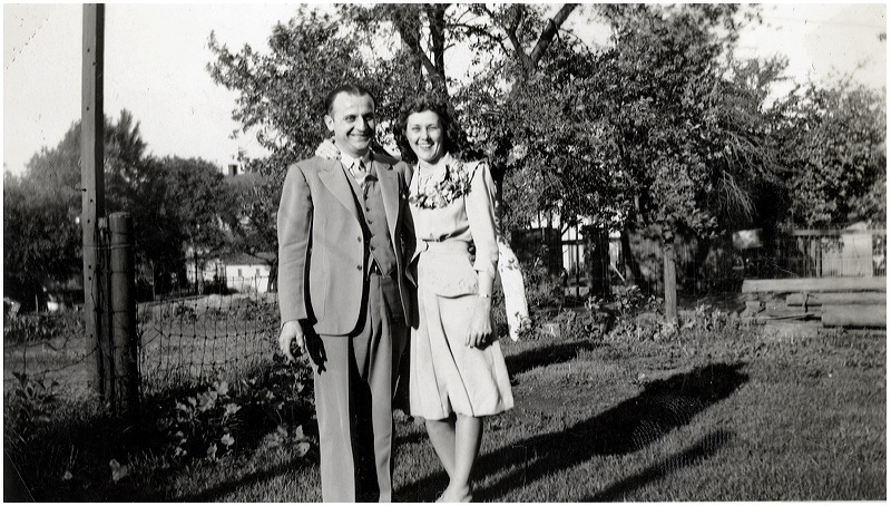 1940_circa_family_visit_04.jpg