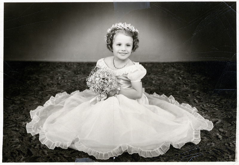 1950_bev_flowergirl_04.jpg