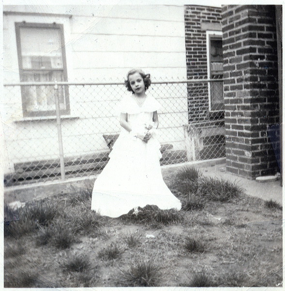 1950_bev_flowergirl_05.jpg