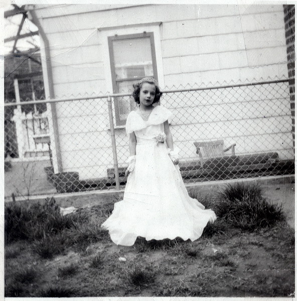 1950_bev_flowergirl_06.jpg
