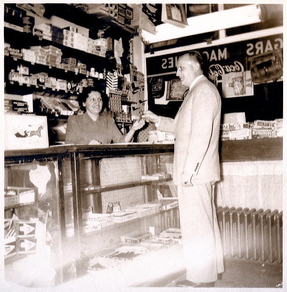 1950_circa_seman_store_03.jpg