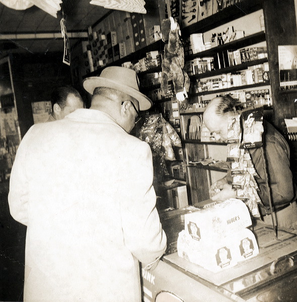 1950_circa_seman_store_04.jpg