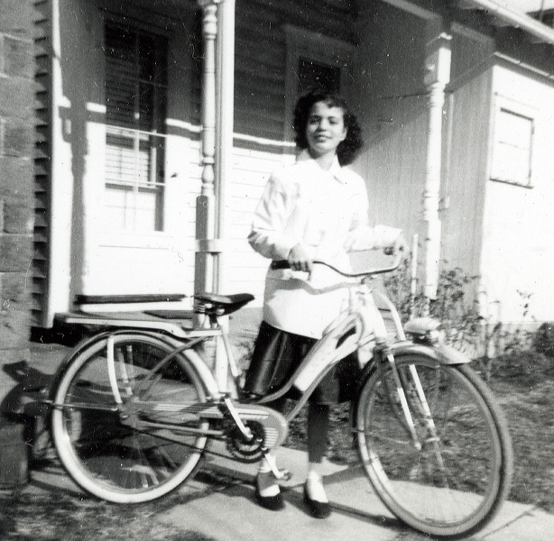 1958_annette.jpg