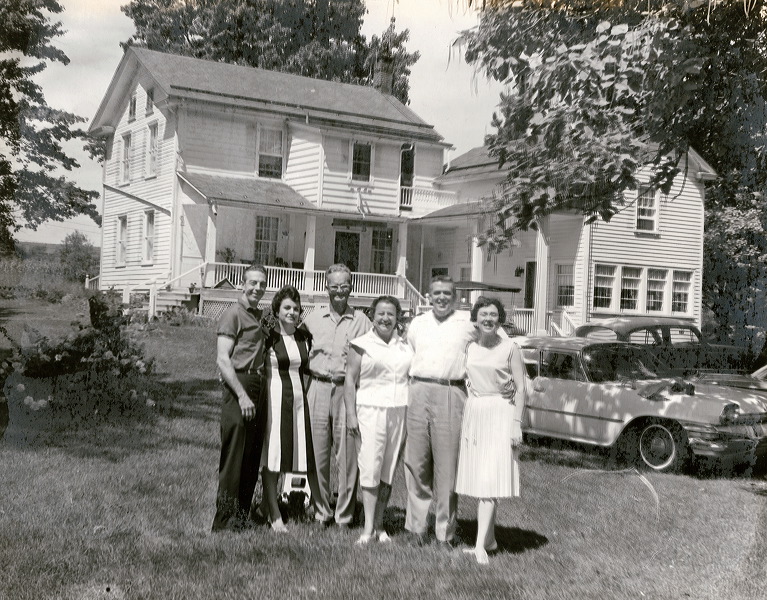 1960_circa_theresa_sisters.jpg