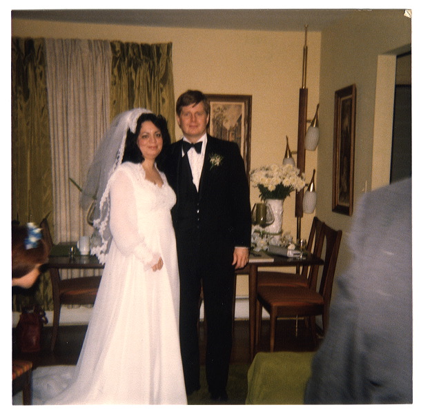 1977_11_annette_wedding_01.jpg